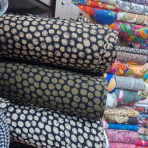 İri Puantiye Desen Viskon